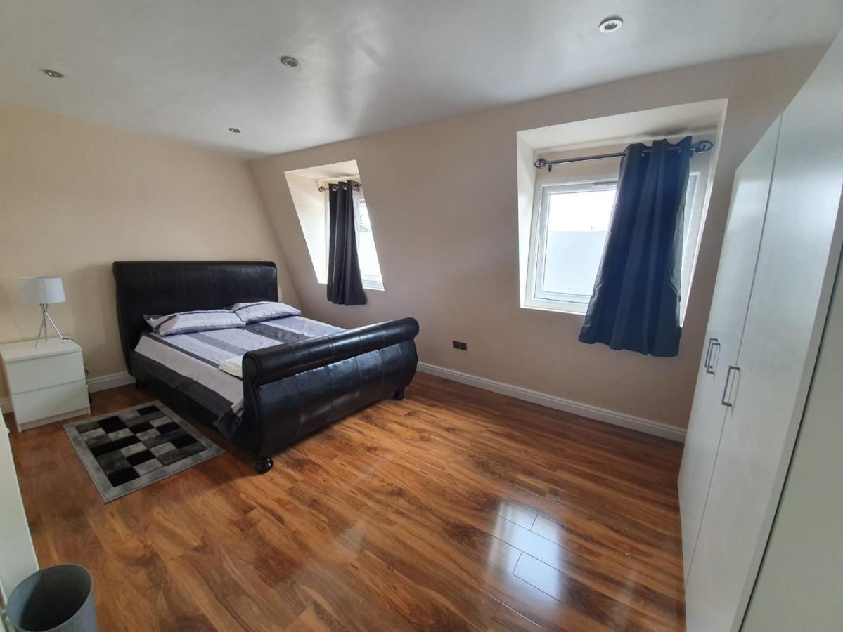 London Modern 4 Bedroom Apartment Eksteriør bilde