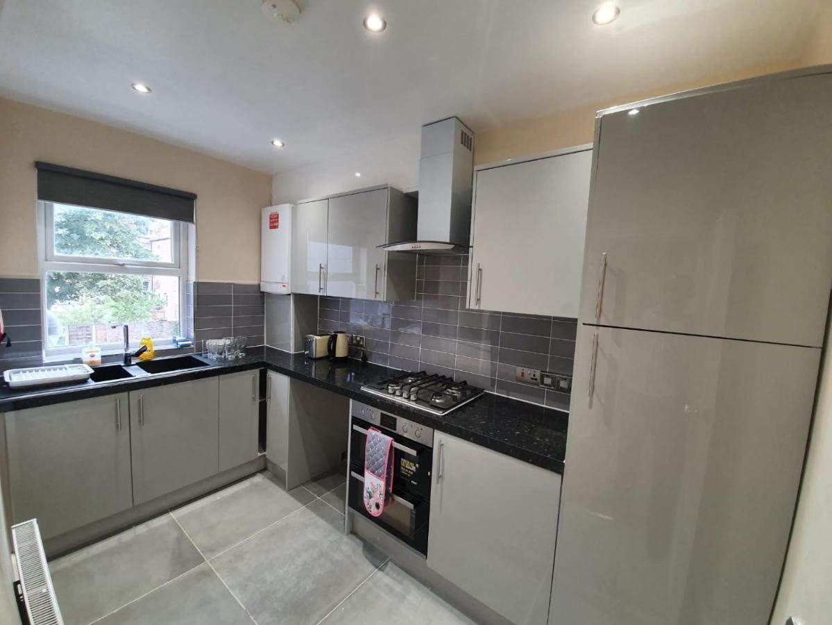 London Modern 4 Bedroom Apartment Eksteriør bilde
