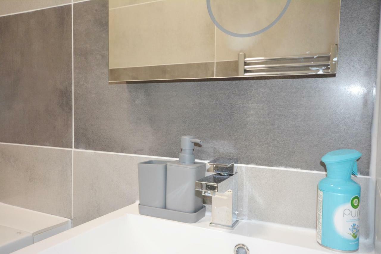 London Modern 4 Bedroom Apartment Eksteriør bilde