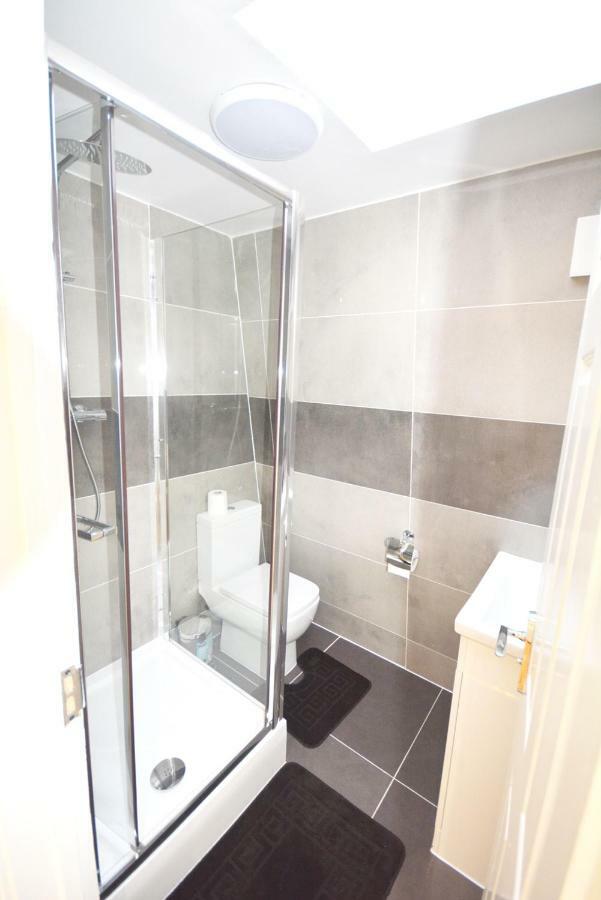 London Modern 4 Bedroom Apartment Eksteriør bilde