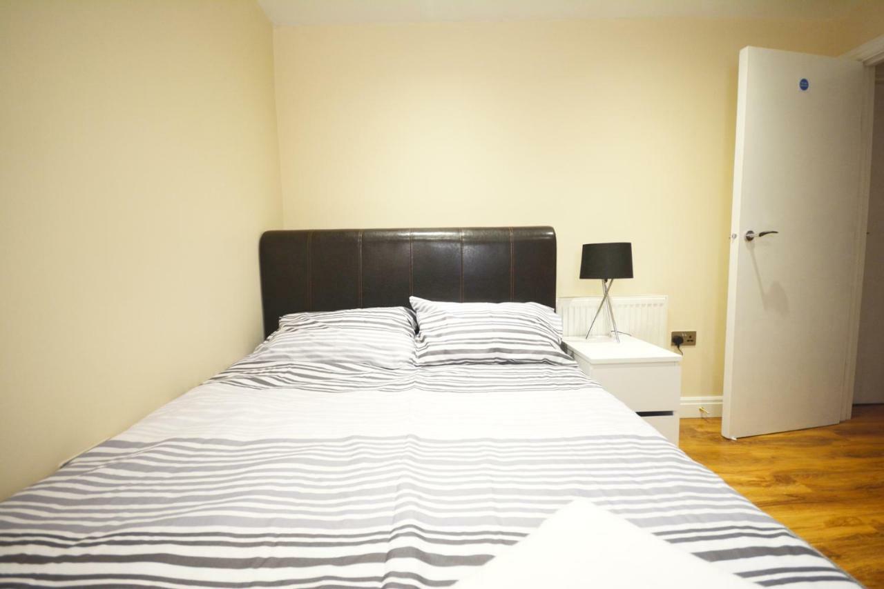 London Modern 4 Bedroom Apartment Eksteriør bilde