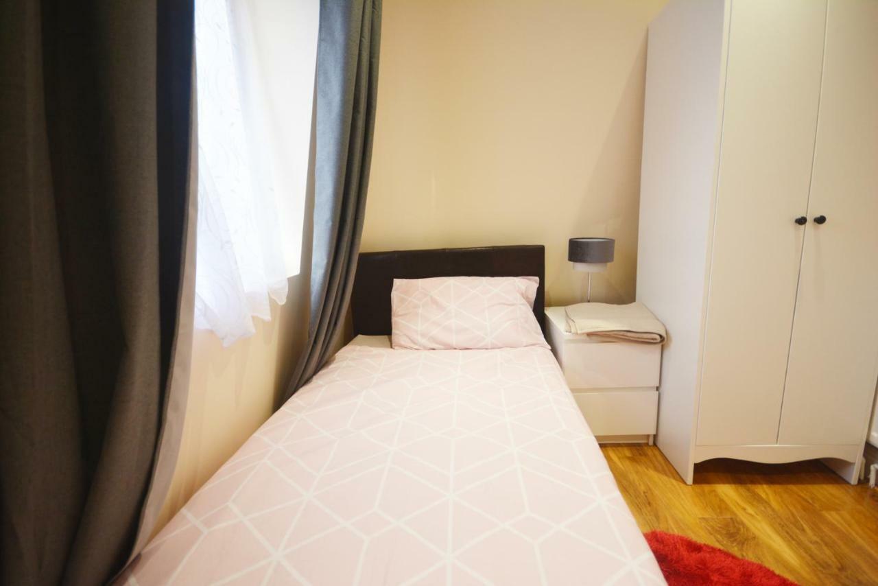 London Modern 4 Bedroom Apartment Eksteriør bilde