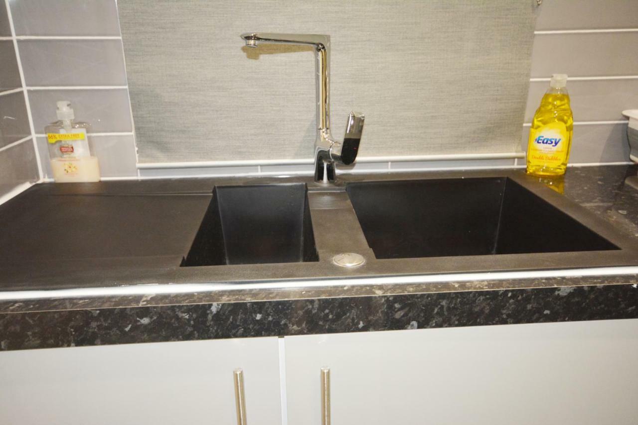 London Modern 4 Bedroom Apartment Eksteriør bilde