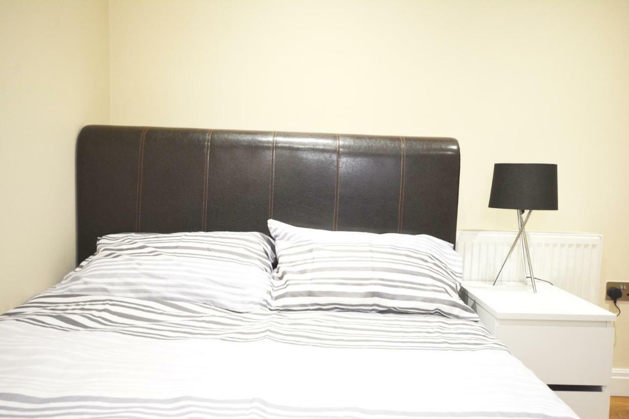 London Modern 4 Bedroom Apartment Eksteriør bilde